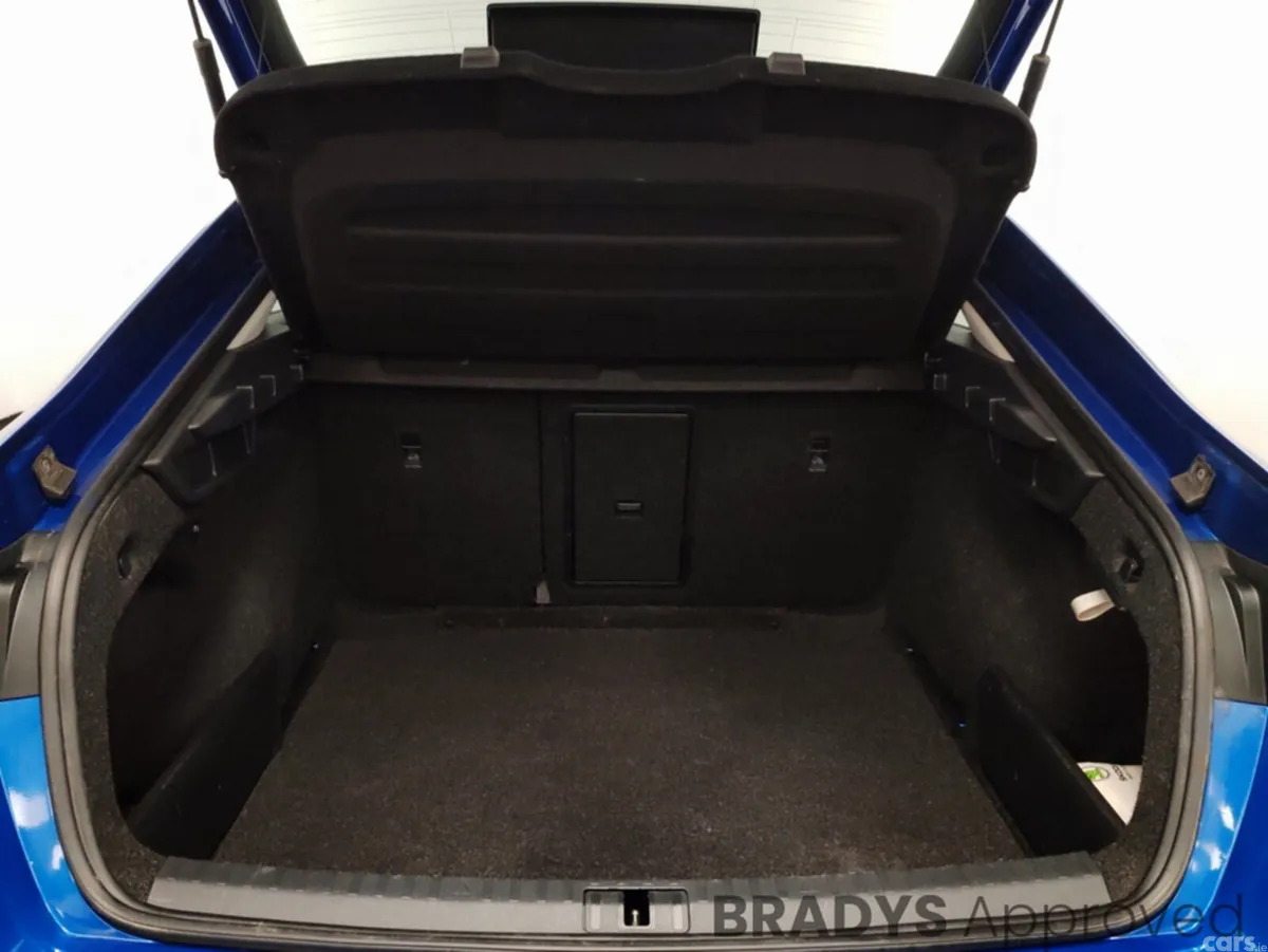 Skoda Octavia Hatchback, Diesel, 2021, Blue
