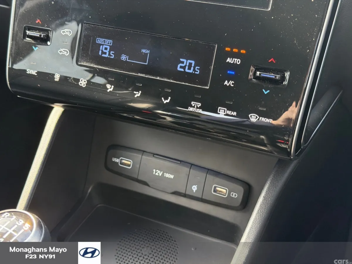 Hyundai Tucson MPV, Diesel, 2021, Brown