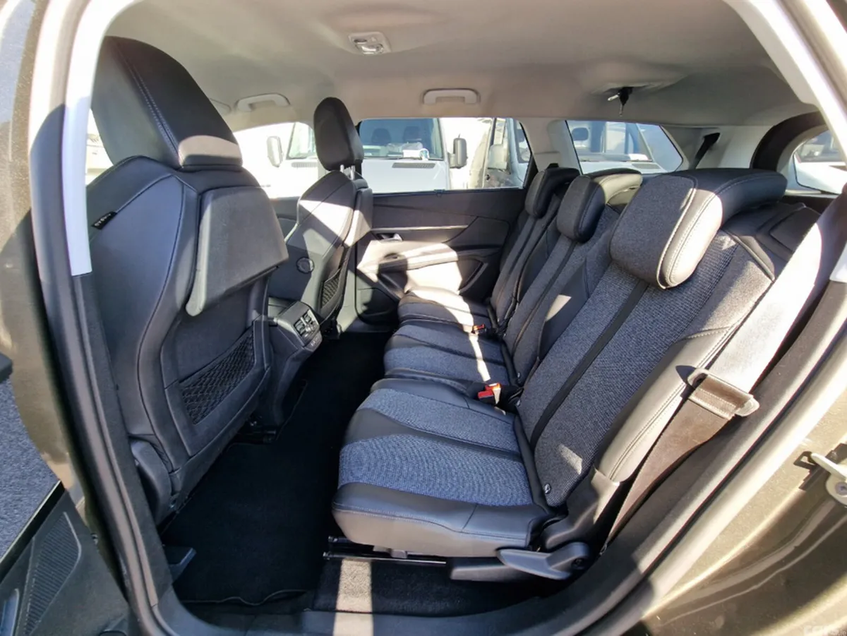 Peugeot 5008 MPV, Diesel, 2020, Grey