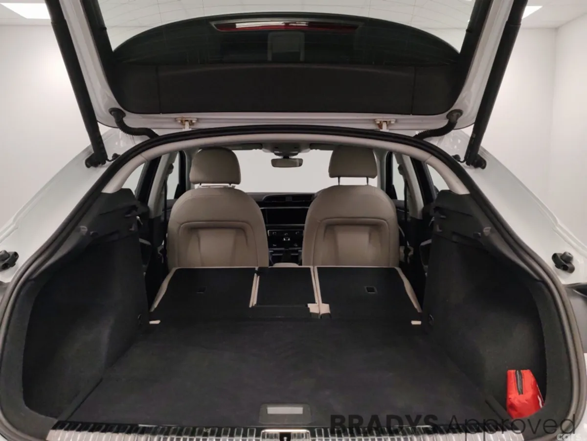 Audi Q3 Hatchback, Petrol, 2021, White