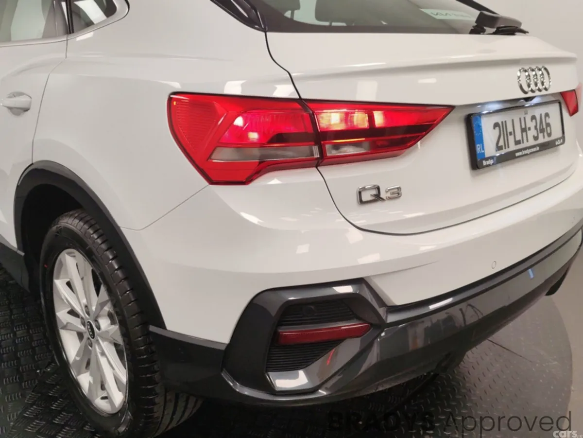 Audi Q3 Hatchback, Petrol, 2021, White