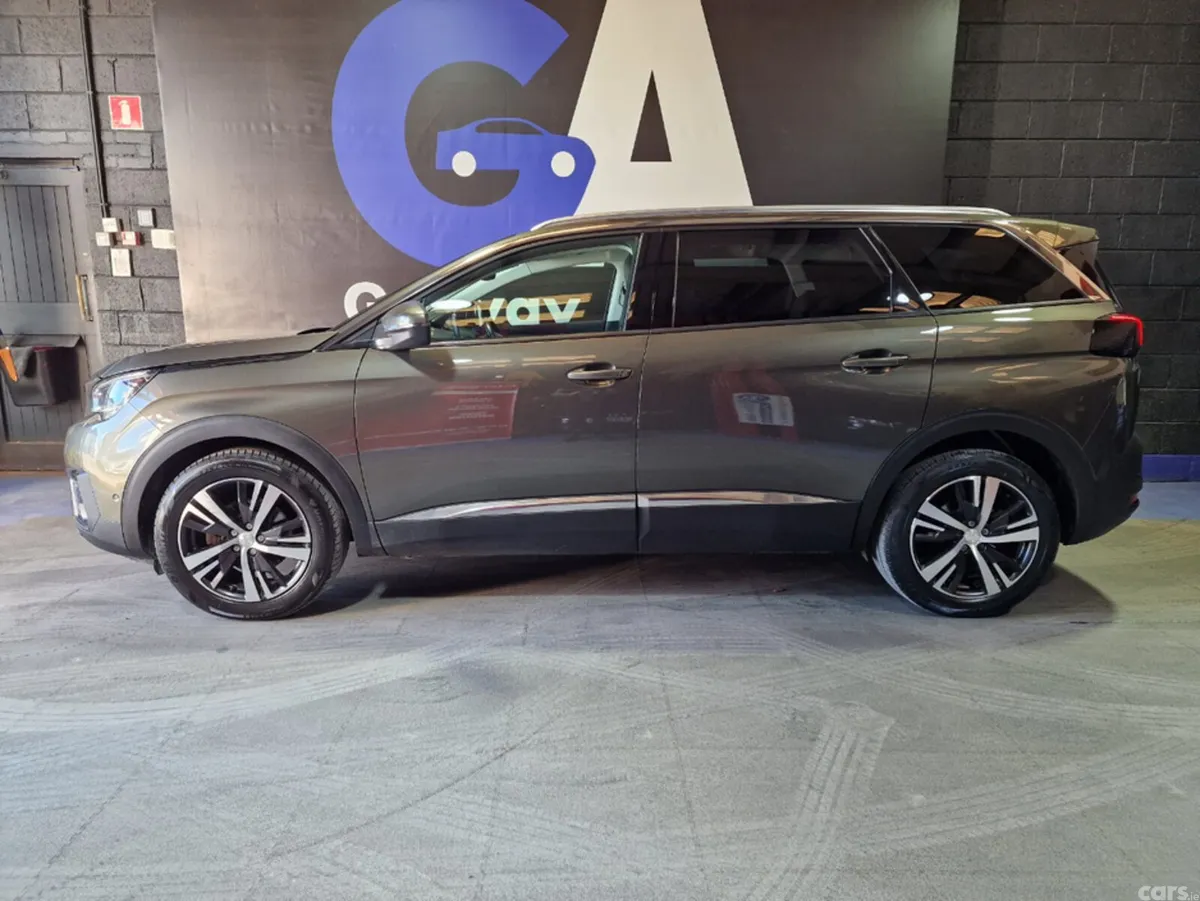 Peugeot 5008 MPV, Diesel, 2020, Grey