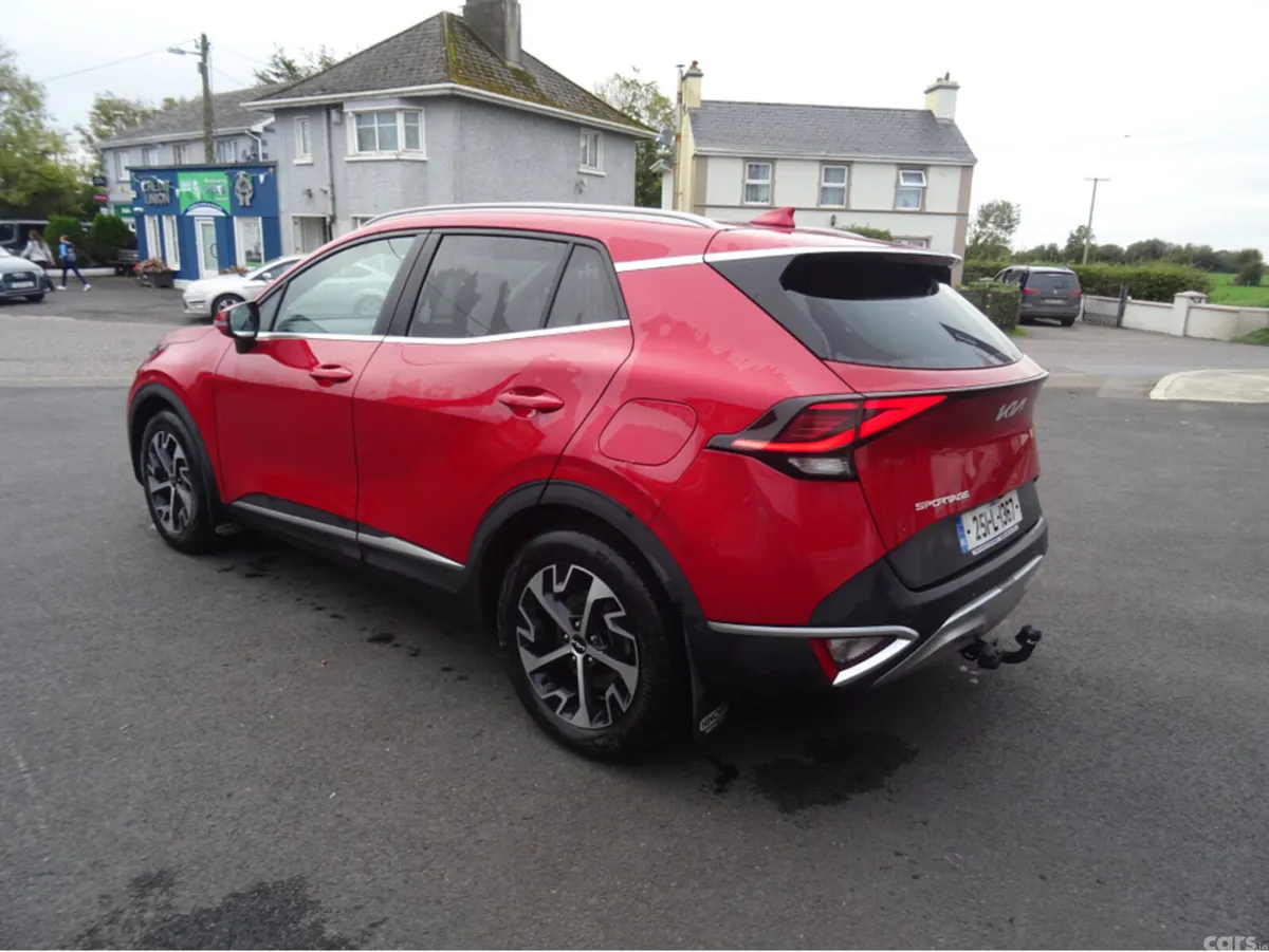 Kia Sportage MPV, Diesel, 2025, Red