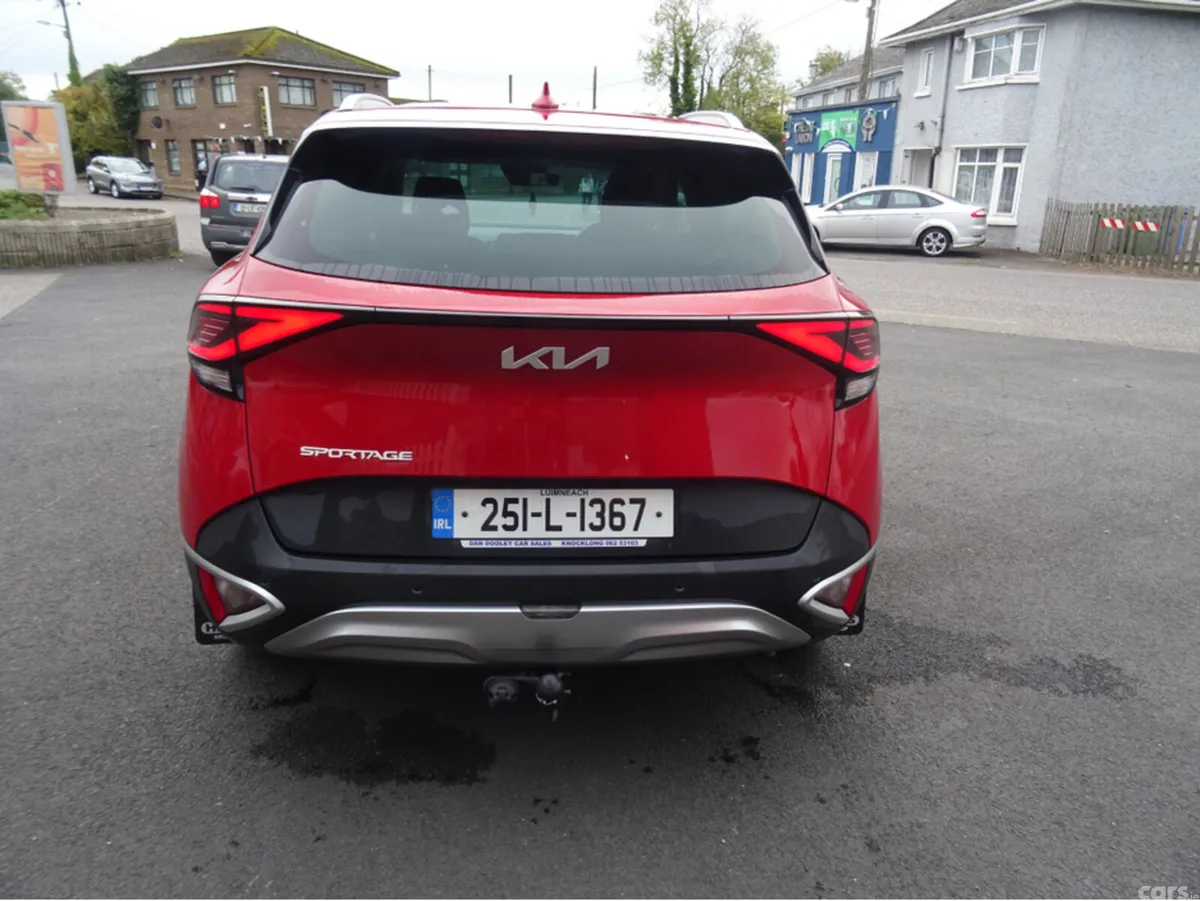 Kia Sportage MPV, Diesel, 2025, Red