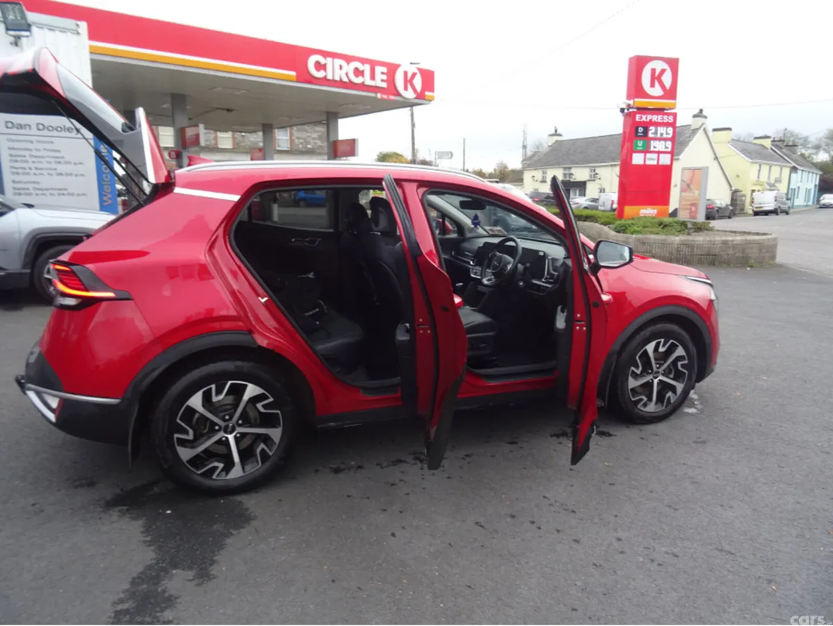 Kia Sportage MPV, Diesel, 2025, Red