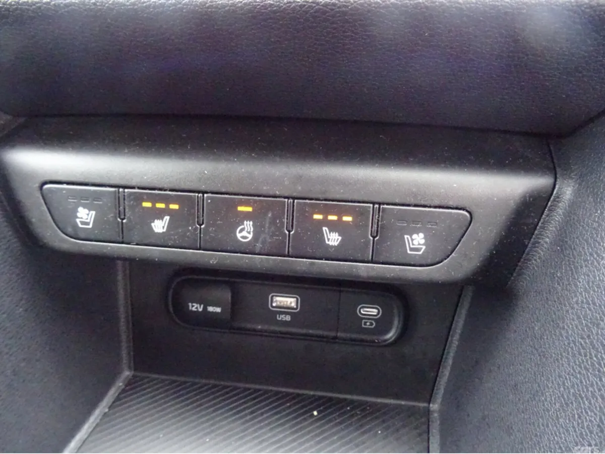 Kia Sportage MPV, Diesel, 2025, Red