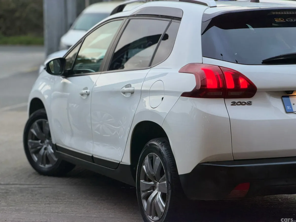 Peugeot 2008 Estate, Petrol, 2018, White