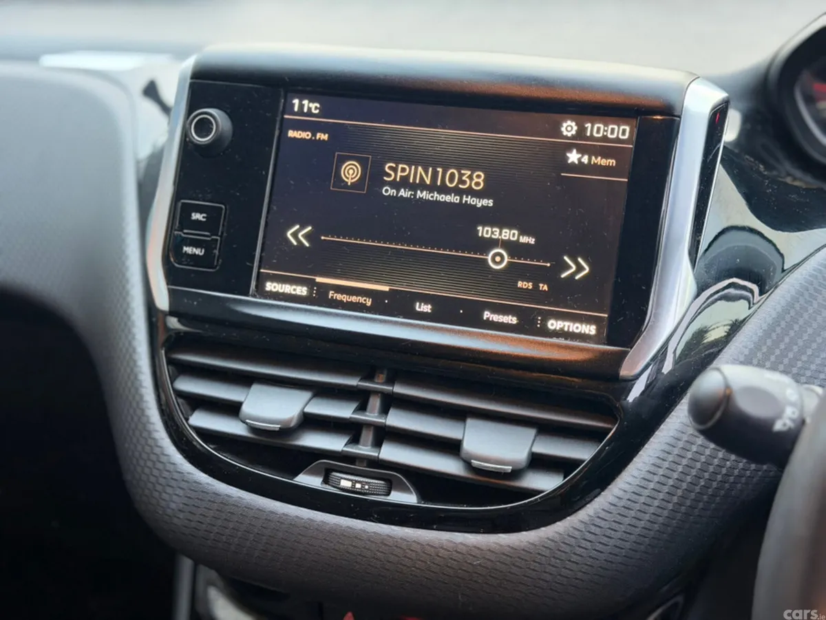 Peugeot 2008 Estate, Petrol, 2018, White