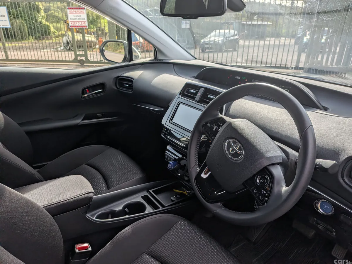 Toyota Prius Hatchback, Petrol Hybrid, 2021, White