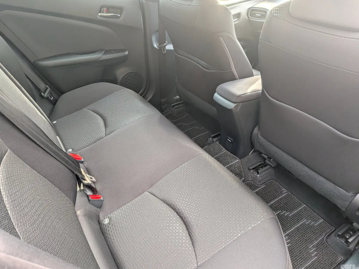 Toyota Prius Hatchback, Petrol Hybrid, 2021, White