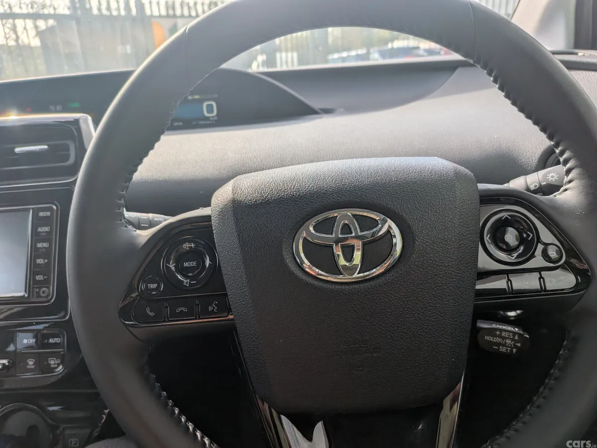 Toyota Prius Hatchback, Petrol Hybrid, 2021, White