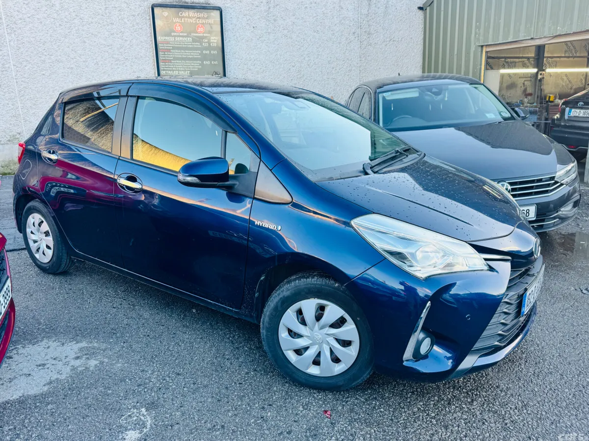 Toyota Vitz Hatchback, Petrol Hybrid, 2018, Blue