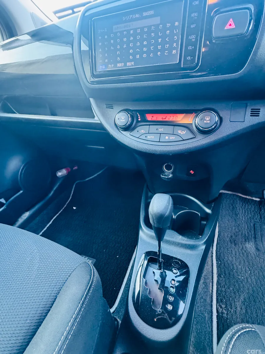 Toyota Vitz Hatchback, Petrol Hybrid, 2018, Blue