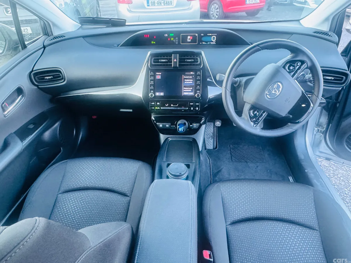 Toyota Prius Saloon, Petrol Hybrid, 2022, Silver