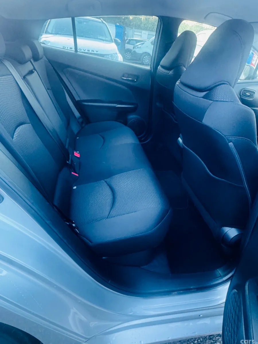 Toyota Prius Saloon, Petrol Hybrid, 2022, Silver