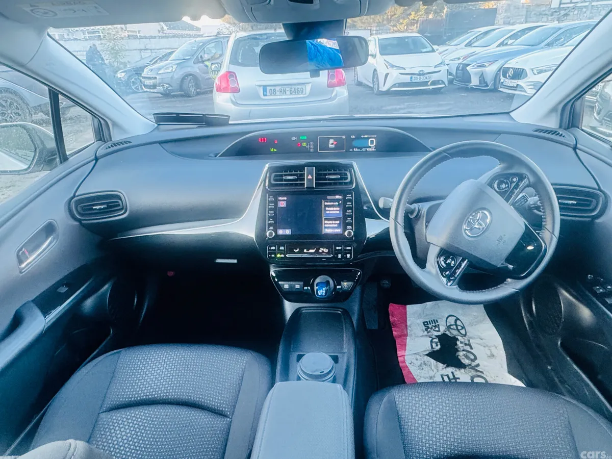 Toyota Prius Saloon, Petrol Hybrid, 2022, Silver