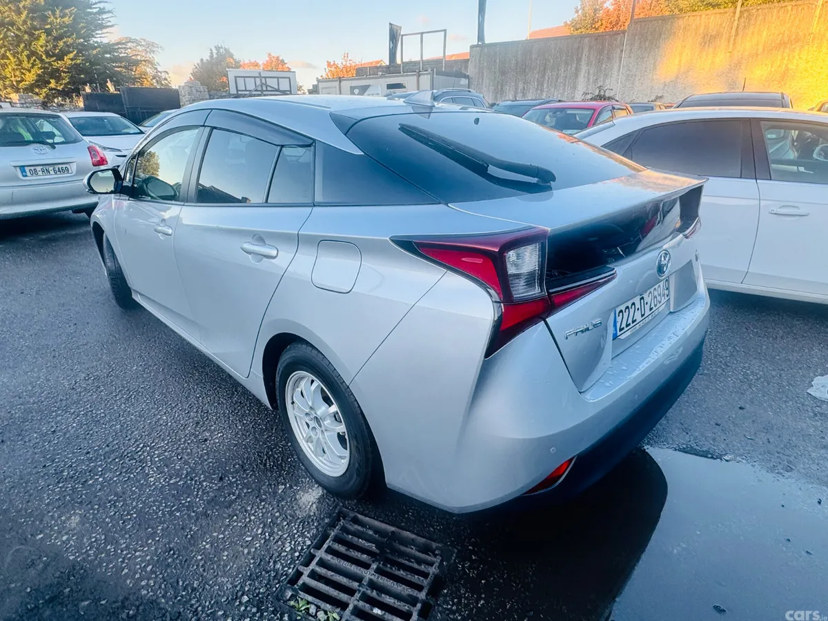 Toyota Prius Saloon, Petrol Hybrid, 2022, Silver