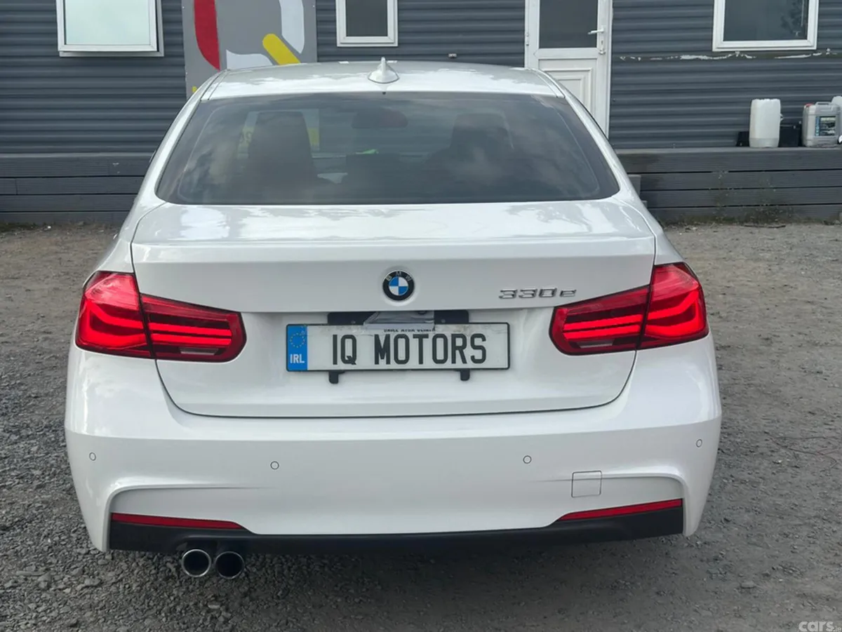 BMW 3-Series Saloon, Petrol Plug-in Hybrid, 2016, White