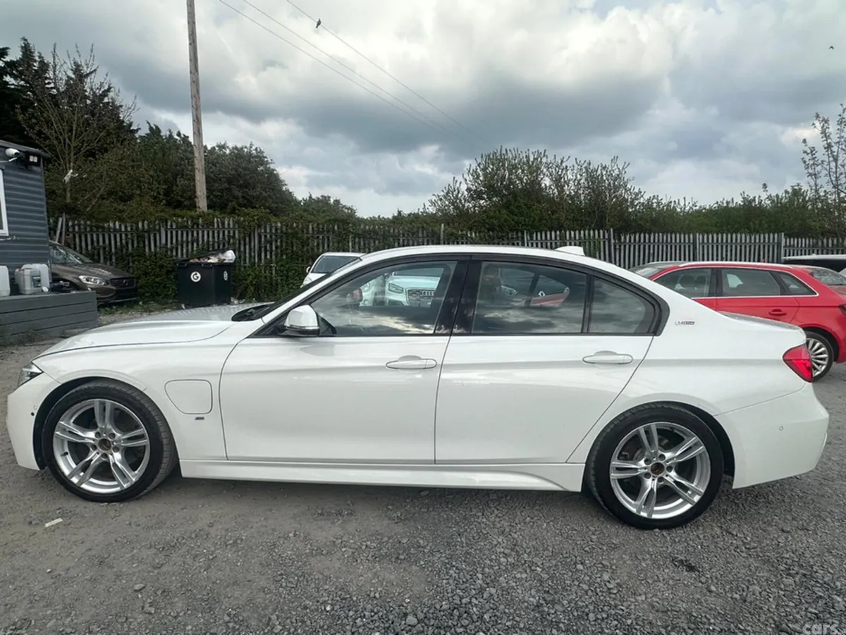 BMW 3-Series Saloon, Petrol Plug-in Hybrid, 2016, White