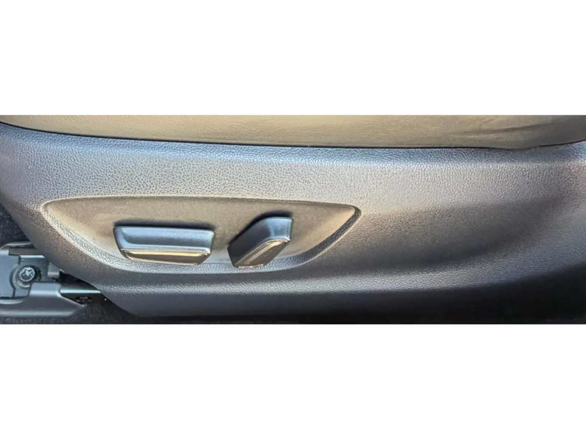Toyota Camry Saloon, Petrol Hybrid, 2019, Blue