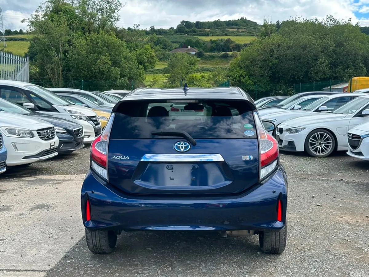 Toyota Aqua Hatchback, Petrol Hybrid, 2019, Blue