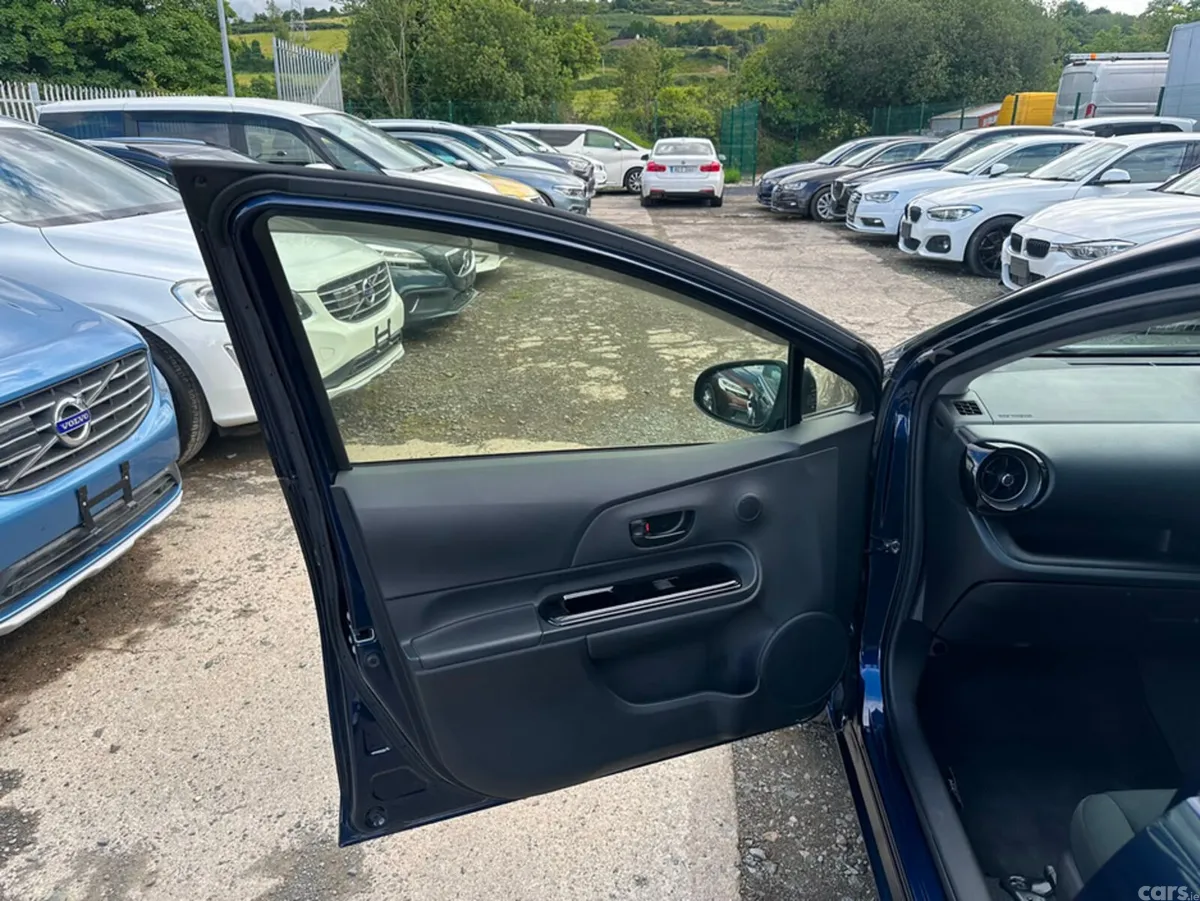 Toyota Aqua Hatchback, Petrol Hybrid, 2019, Blue