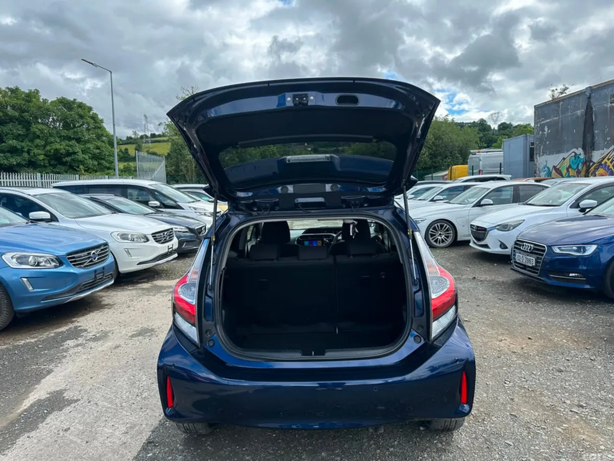 Toyota Aqua Hatchback, Petrol Hybrid, 2019, Blue