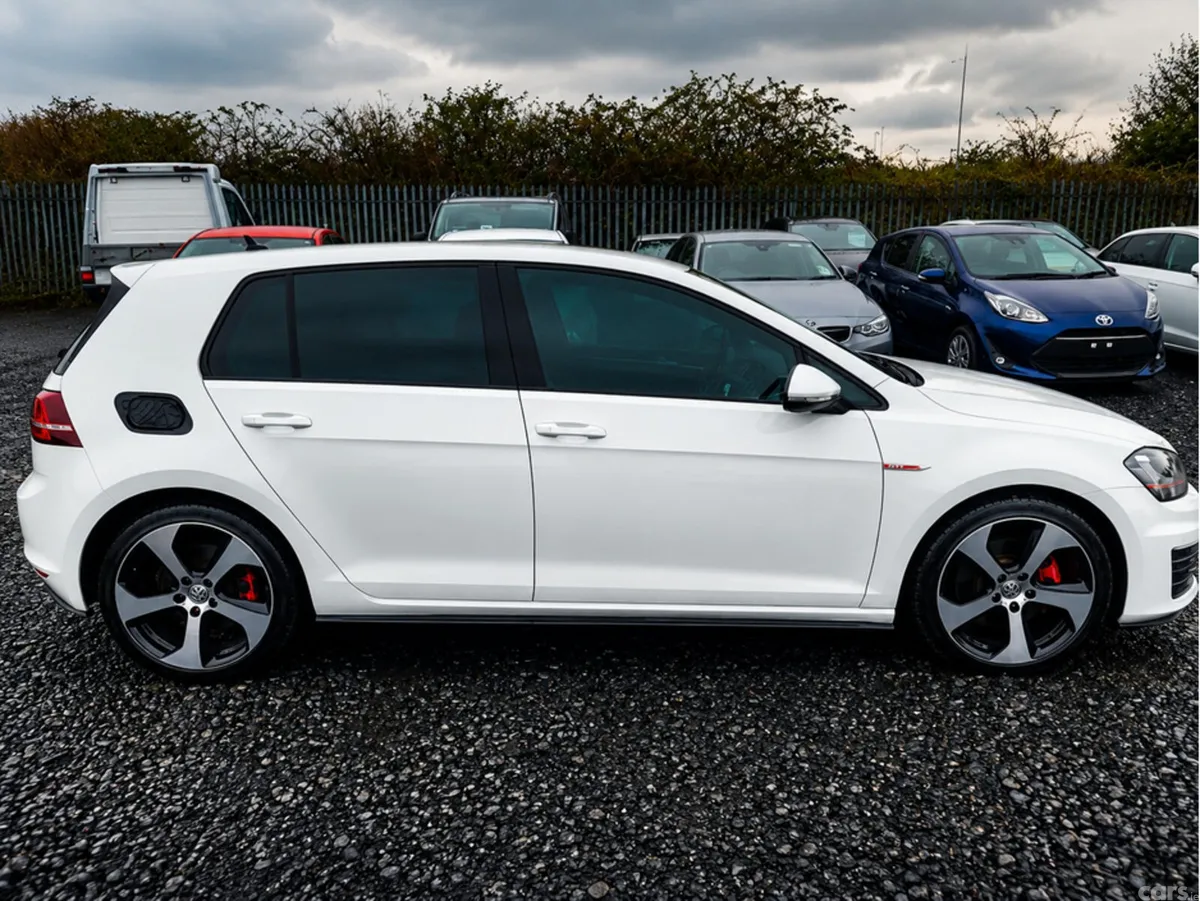 Volkswagen Golf Hatchback, Petrol, 2017, White