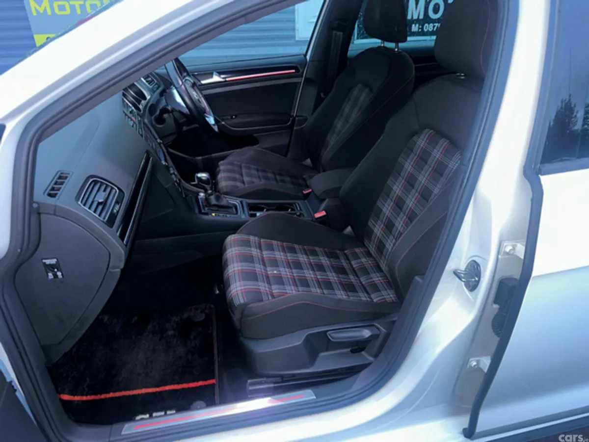 Volkswagen Golf Hatchback, Petrol, 2017, White