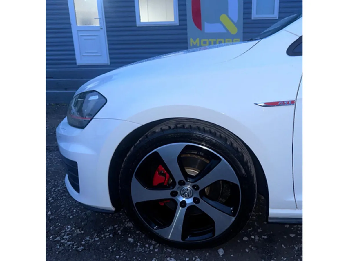 Volkswagen Golf Hatchback, Petrol, 2017, White