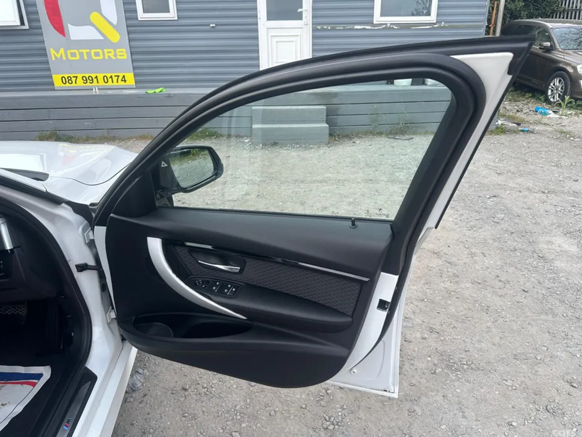 BMW 3-Series Saloon, Petrol Plug-in Hybrid, 2016, White