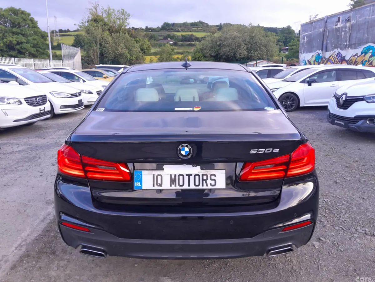 BMW 5-Series Saloon, Petrol Plug-in Hybrid, 2017, Black