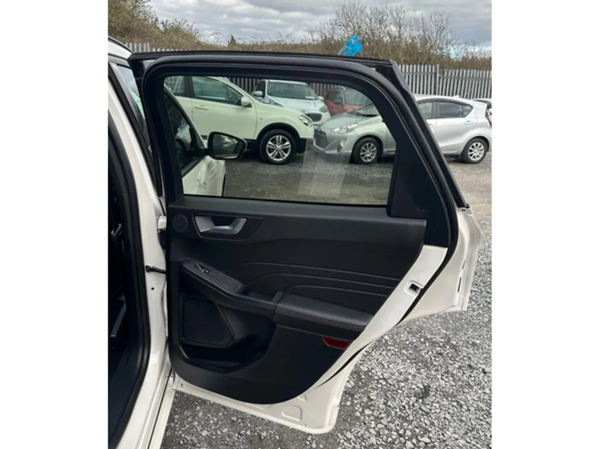 Ford Kuga Hatchback, Diesel, 2022, White
