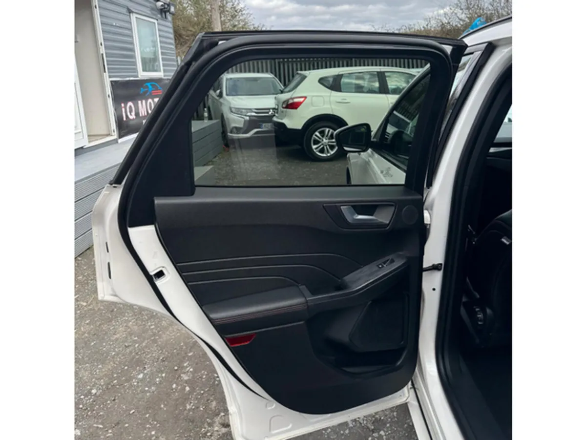 Ford Kuga Hatchback, Diesel, 2022, White