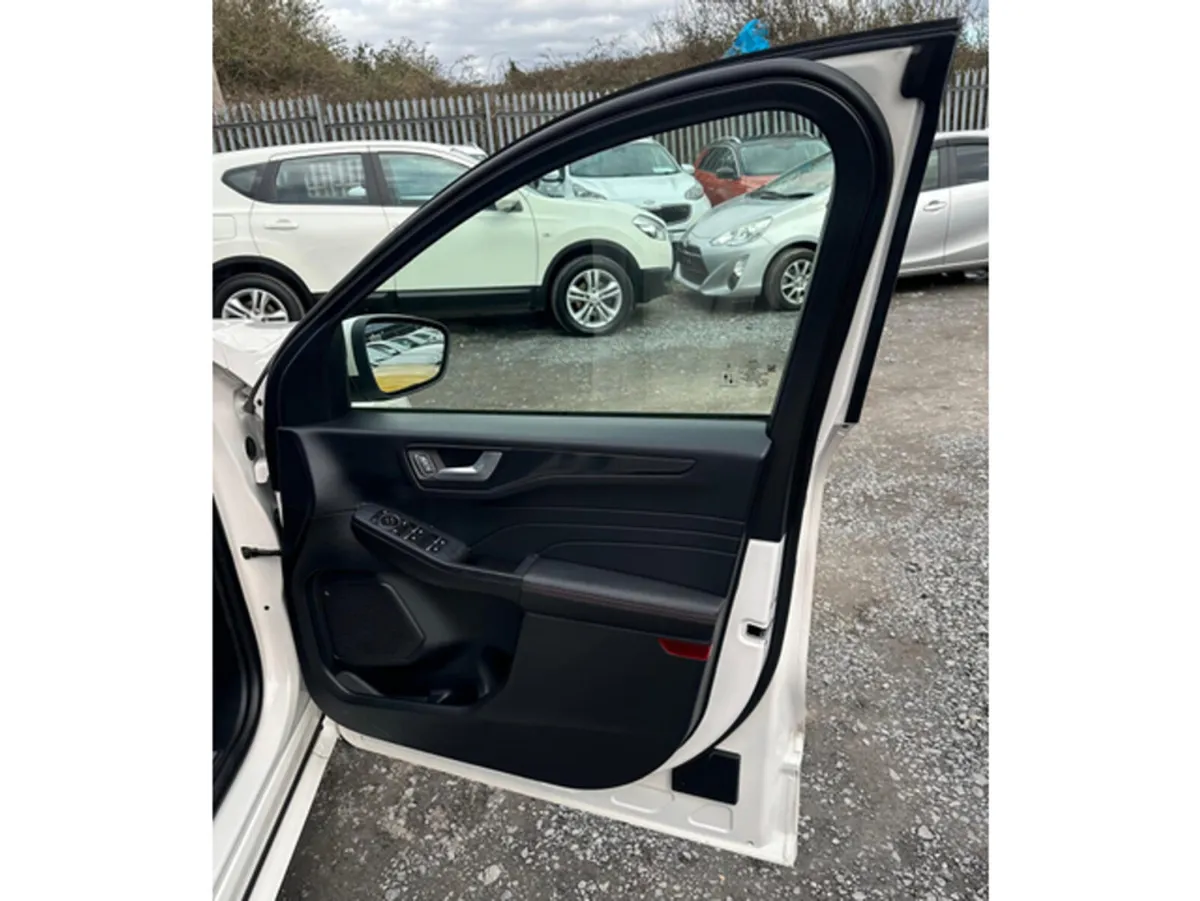 Ford Kuga Hatchback, Diesel, 2022, White