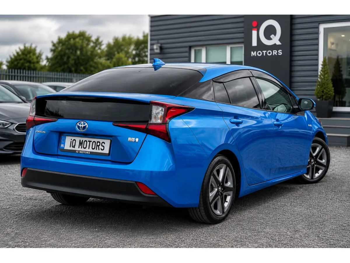 Toyota Prius Hatchback, Petrol Hybrid, 2021, Blue