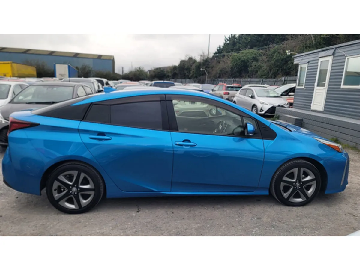 Toyota Prius Hatchback, Petrol Hybrid, 2021, Blue