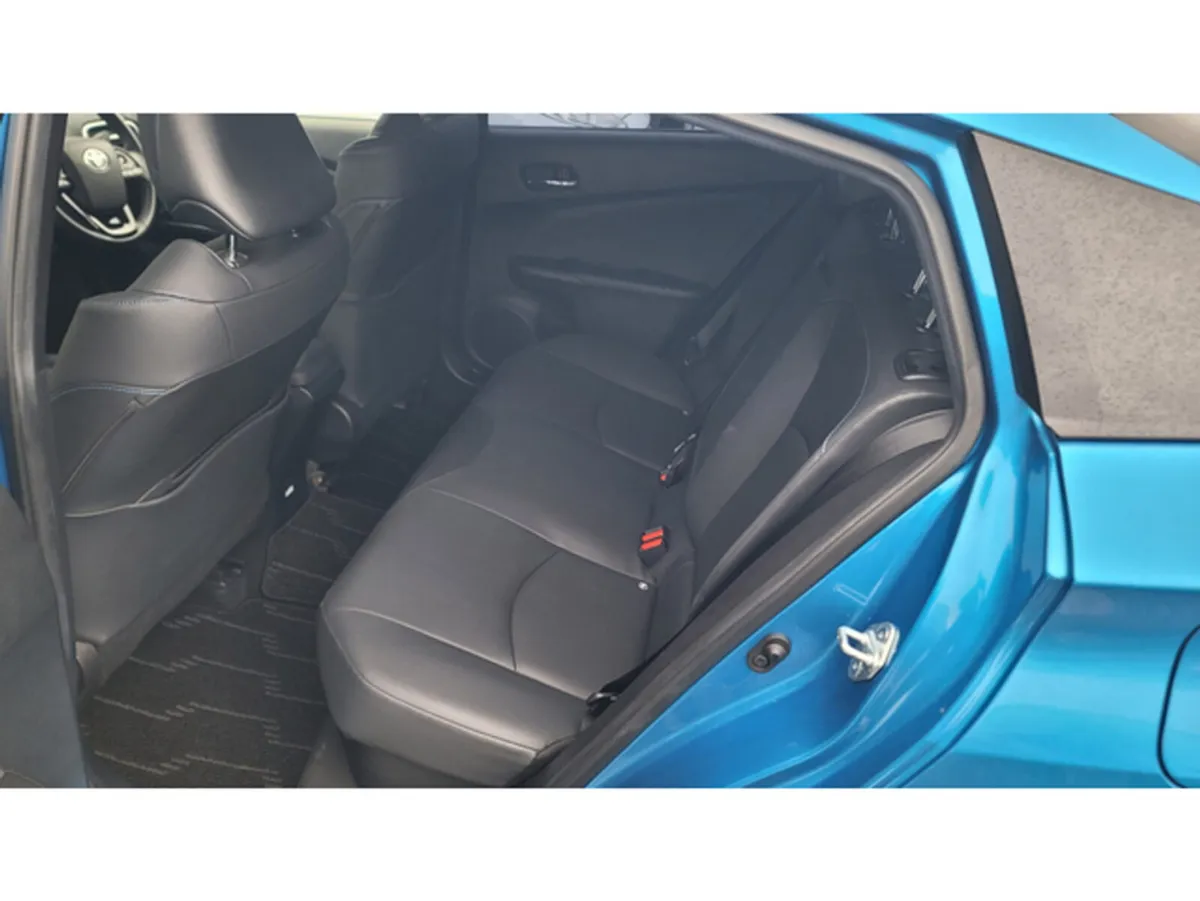 Toyota Prius Hatchback, Petrol Hybrid, 2021, Blue