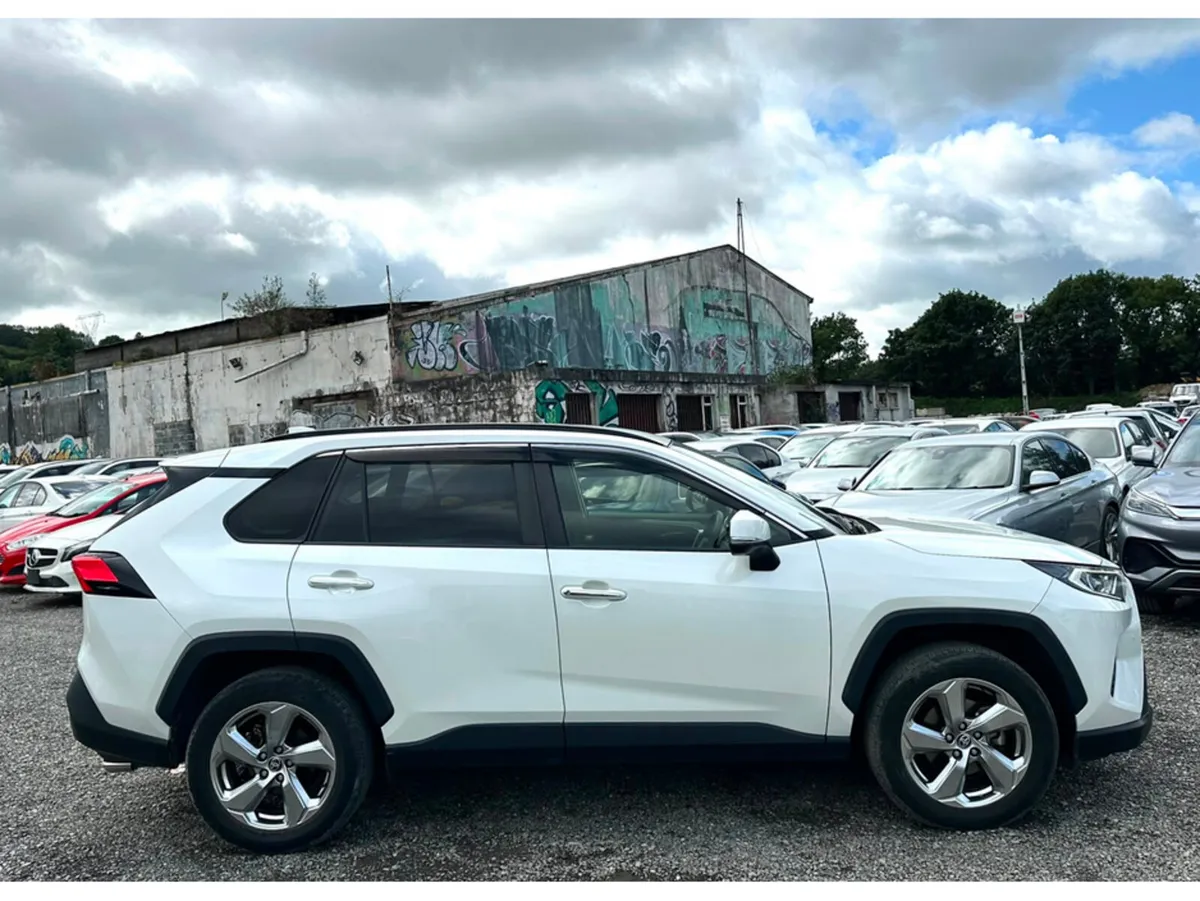 Toyota RAV4 SUV, Petrol Hybrid, 2021, White
