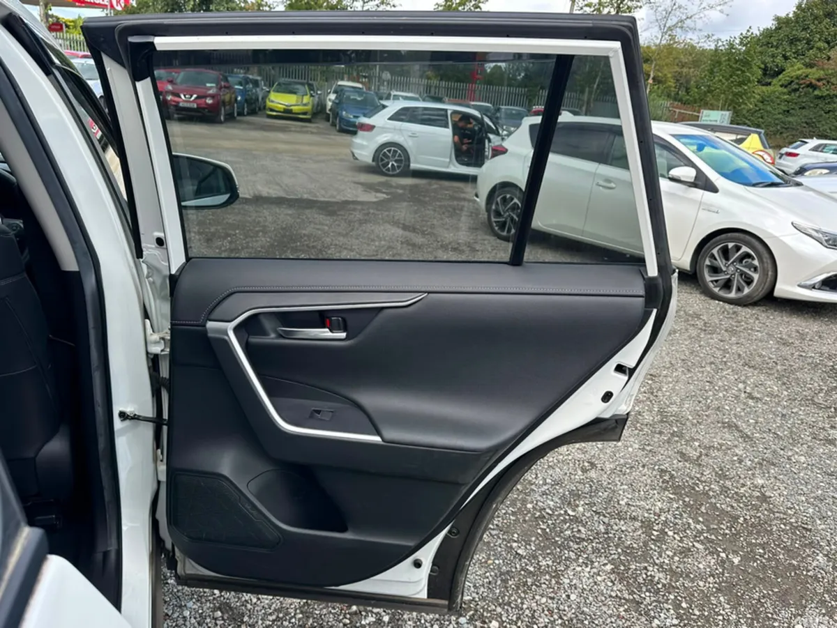 Toyota RAV4 SUV, Petrol Hybrid, 2021, White