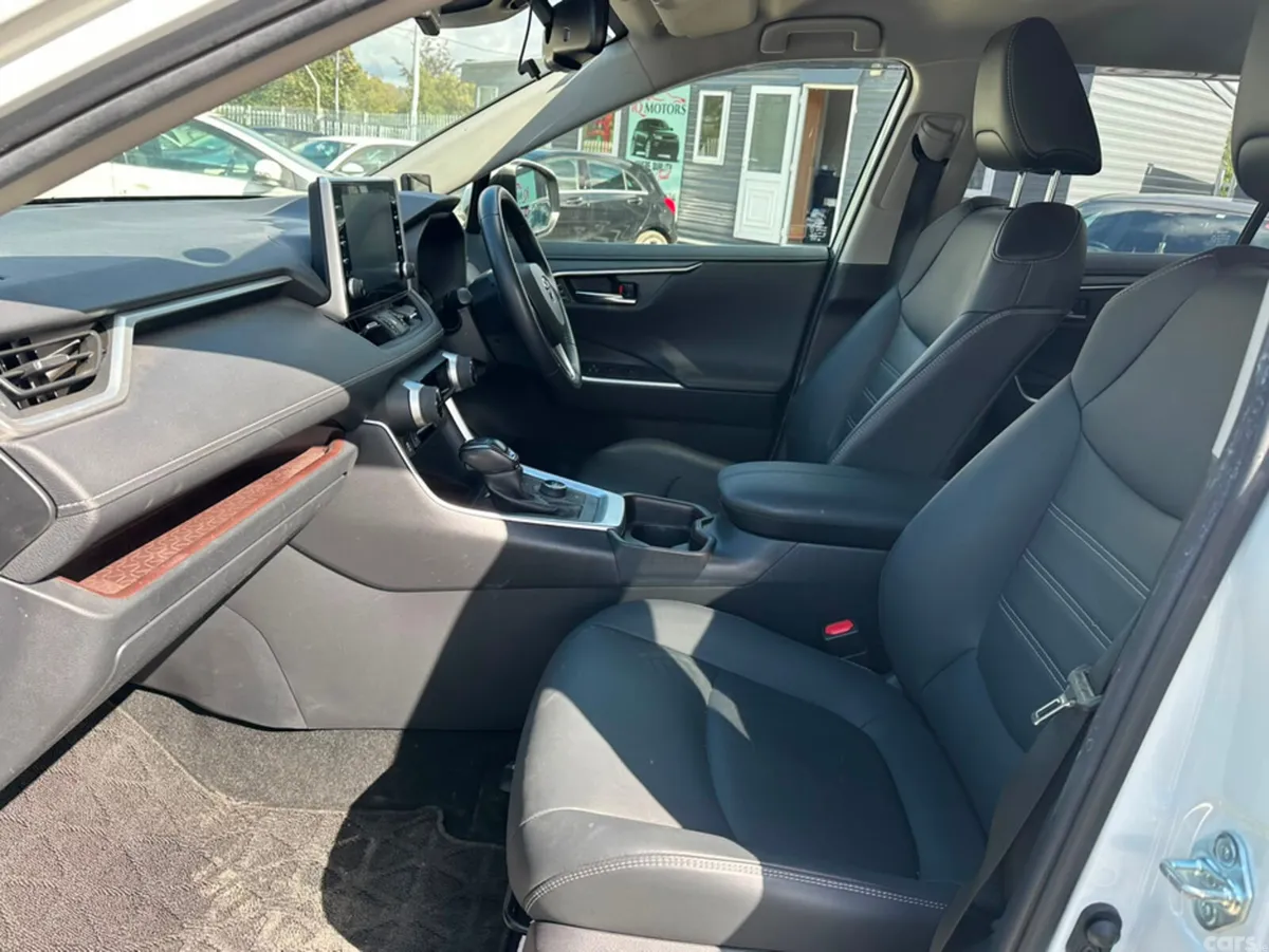 Toyota RAV4 SUV, Petrol Hybrid, 2021, White