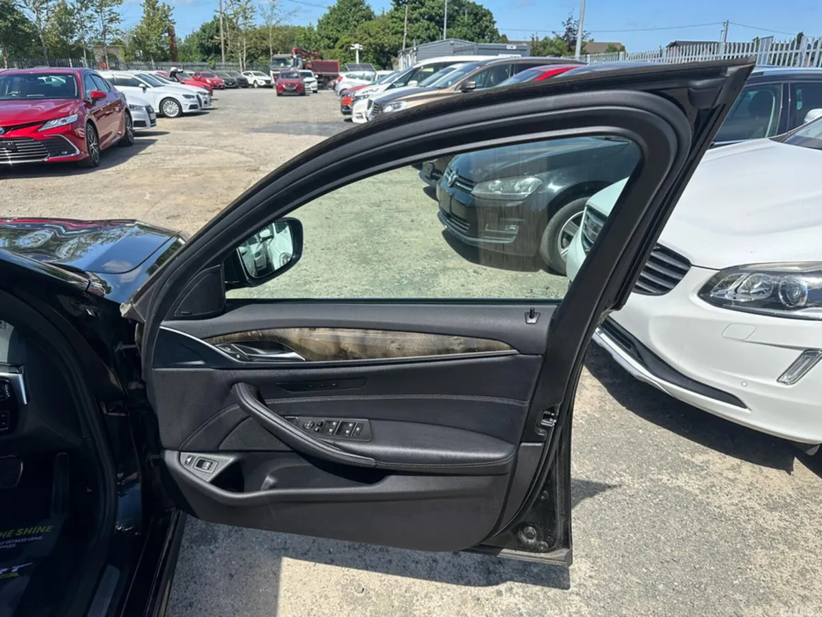 BMW 5-Series Saloon, Petrol Plug-in Hybrid, 2018, Black