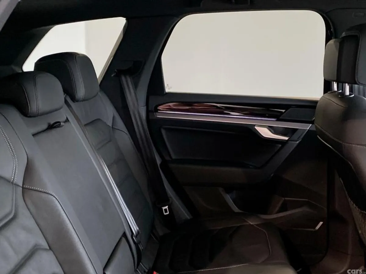 Volkswagen Touareg SUV, Diesel, 2022, Black