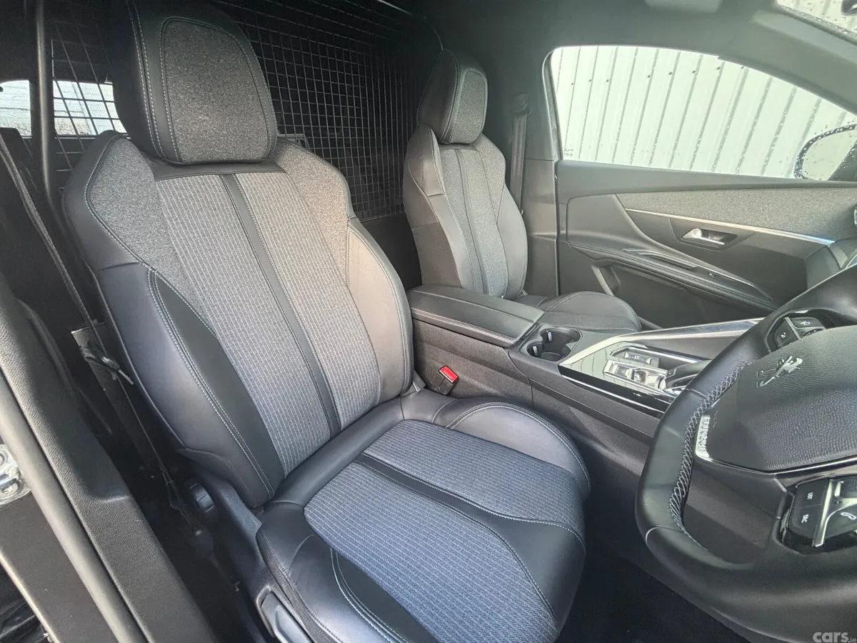 Peugeot 3008 Van, Diesel, 2023, Grey