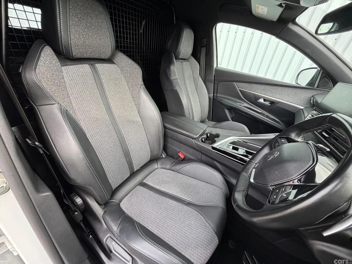 Peugeot 3008 Van, Diesel, 2023, White