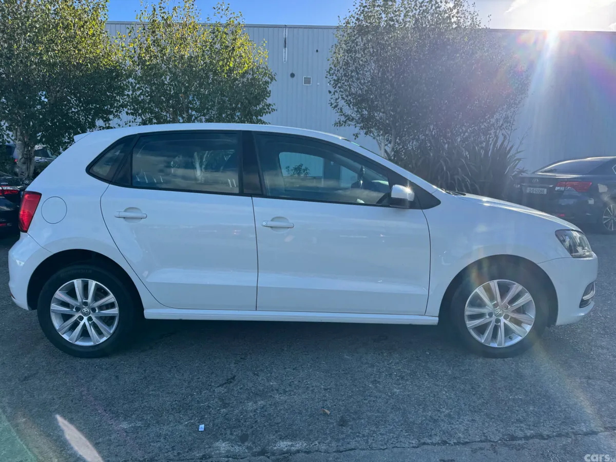 Volkswagen Polo Hatchback, Petrol, 2017, White