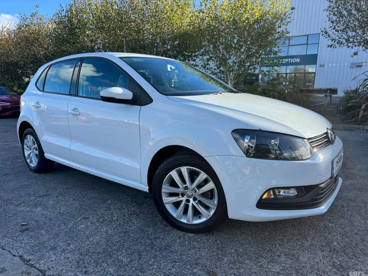 Volkswagen Polo Hatchback, Petrol, 2017, White