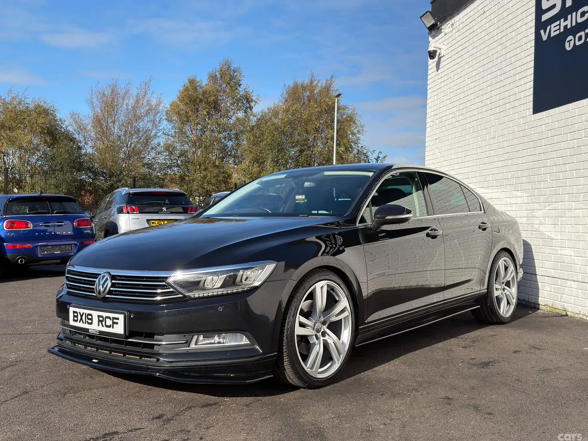 Volkswagen Passat Saloon, Diesel, 2019, Black