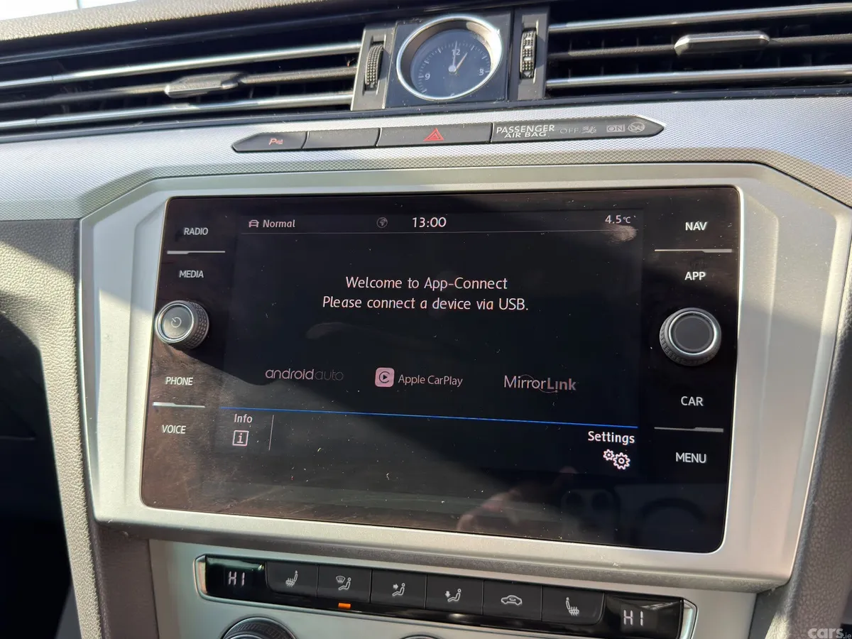 Volkswagen Passat Saloon, Diesel, 2019, Black