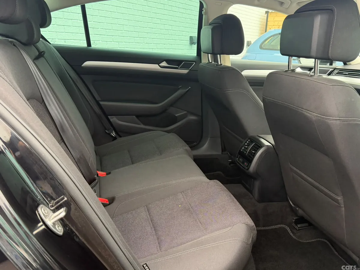 Volkswagen Passat Saloon, Diesel, 2019, Black